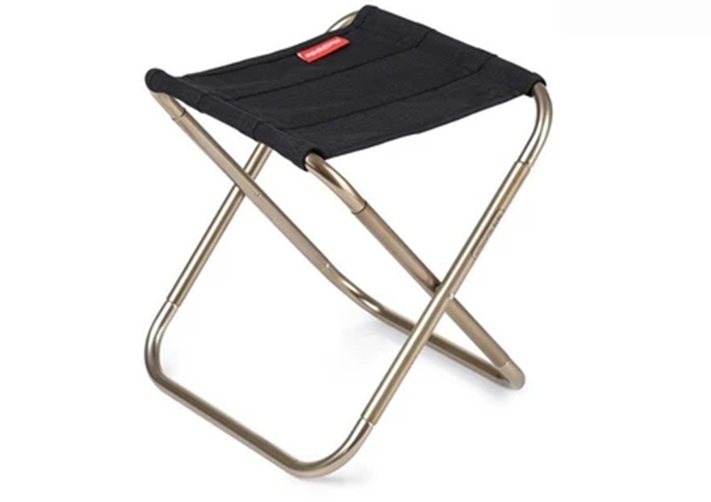Penggunaan Desain Kursi Lipat Multifungsi yang Praktis dan Stylish